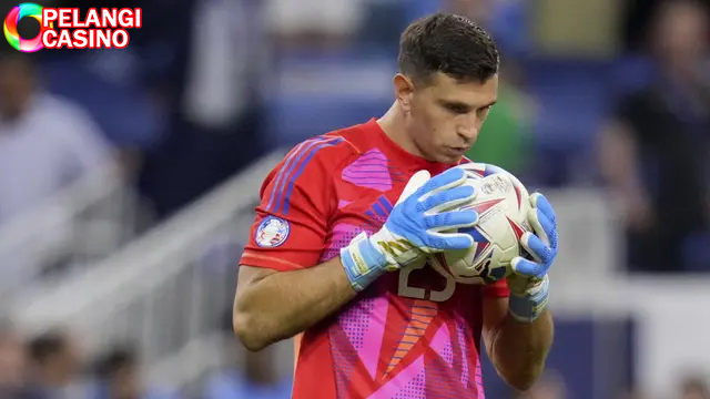 Tampar Kameramen TV gara-gara Argentina Keok, Emiliano Martinez Terancam Hukuman FIFA