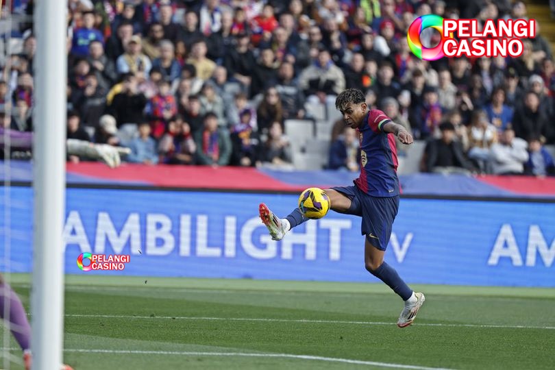 Aksi Lamine Yamal di laga Barcelona vs Alaves di Estadi Olimpic Lluis Companys